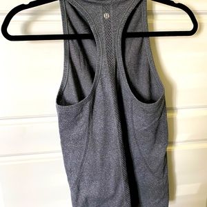 Lululemon tank size 2